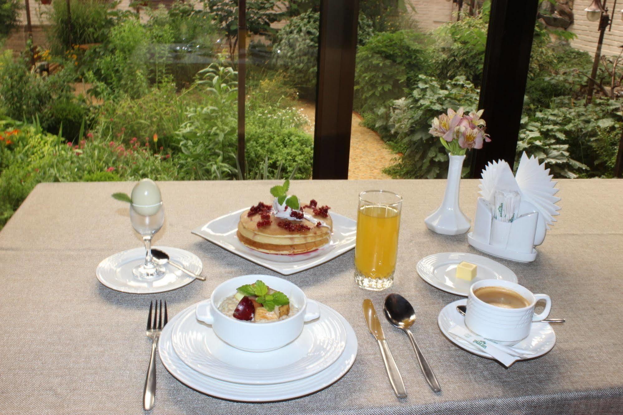 Platan Hotel Samarkand Exterior photo